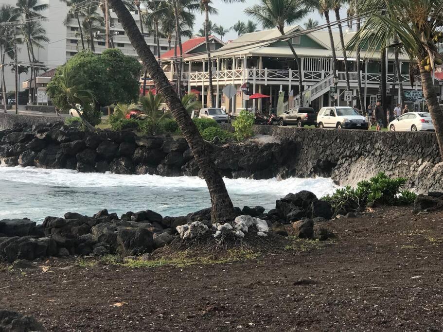 Classic Hawaiian Oceanfront Condo With Top Location - Hale Kona Kai 413 By Casago Kona Kailua-Kona Exterior photo